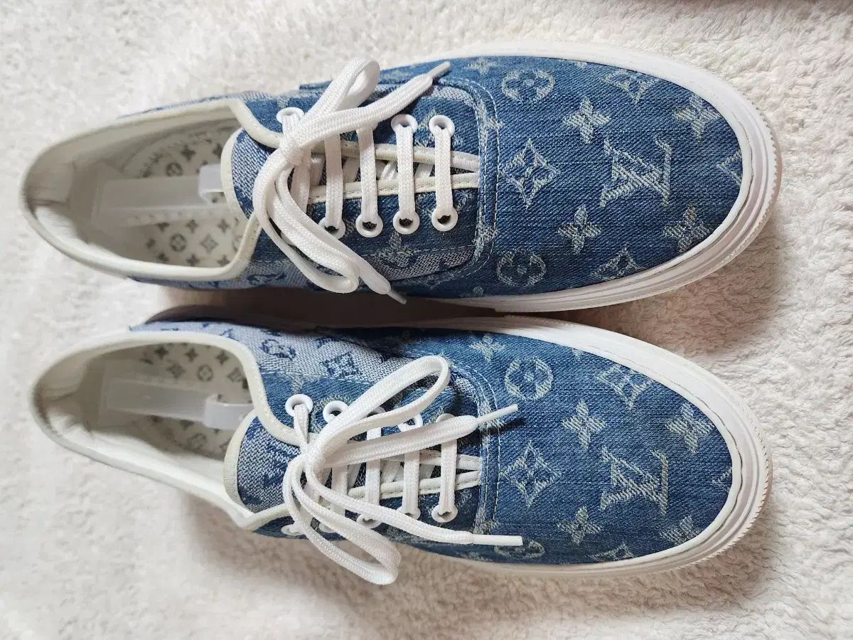 Louis Vuitton モノグラムデニム スニーカー