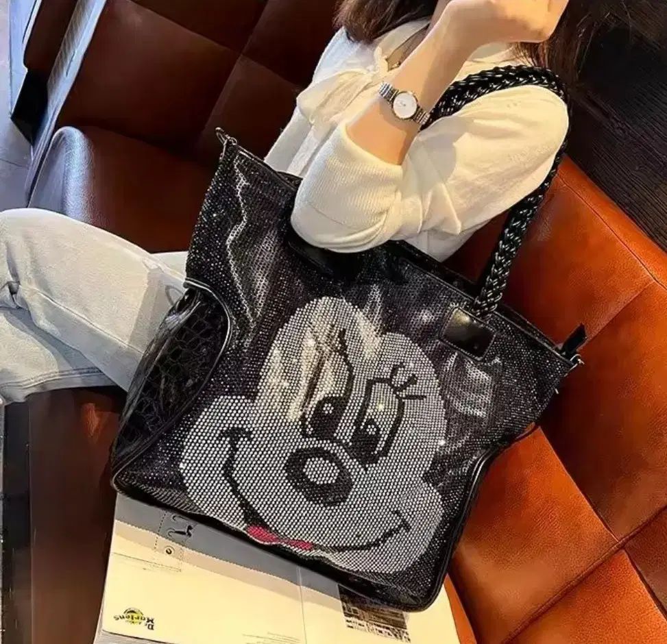 ディズニー ミッキー 超特大 クロスバッグ ショルダーバッグ ボブサンバッグ