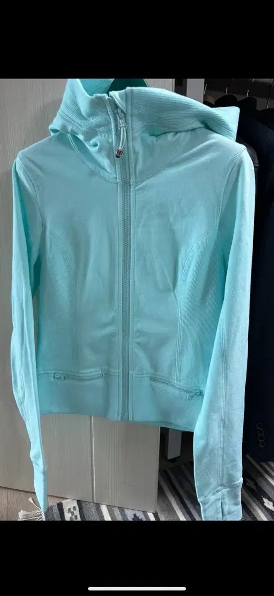ルルレモン フード ジップアップ ミント サイズ4