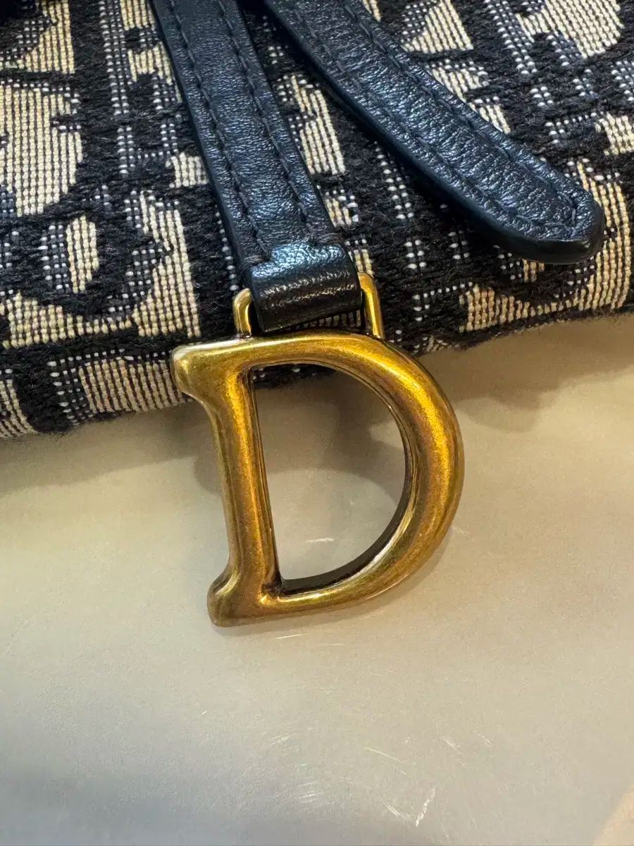 オブリーク サドル