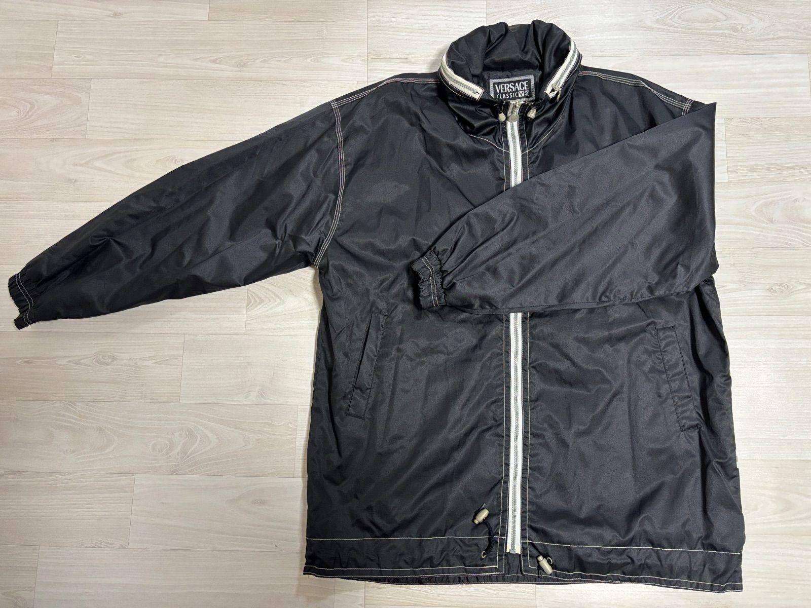VERSACE CLASSIC V2 ヴェルサーチ ジャンパー ナイロン 黒 メデューサ 刺繍