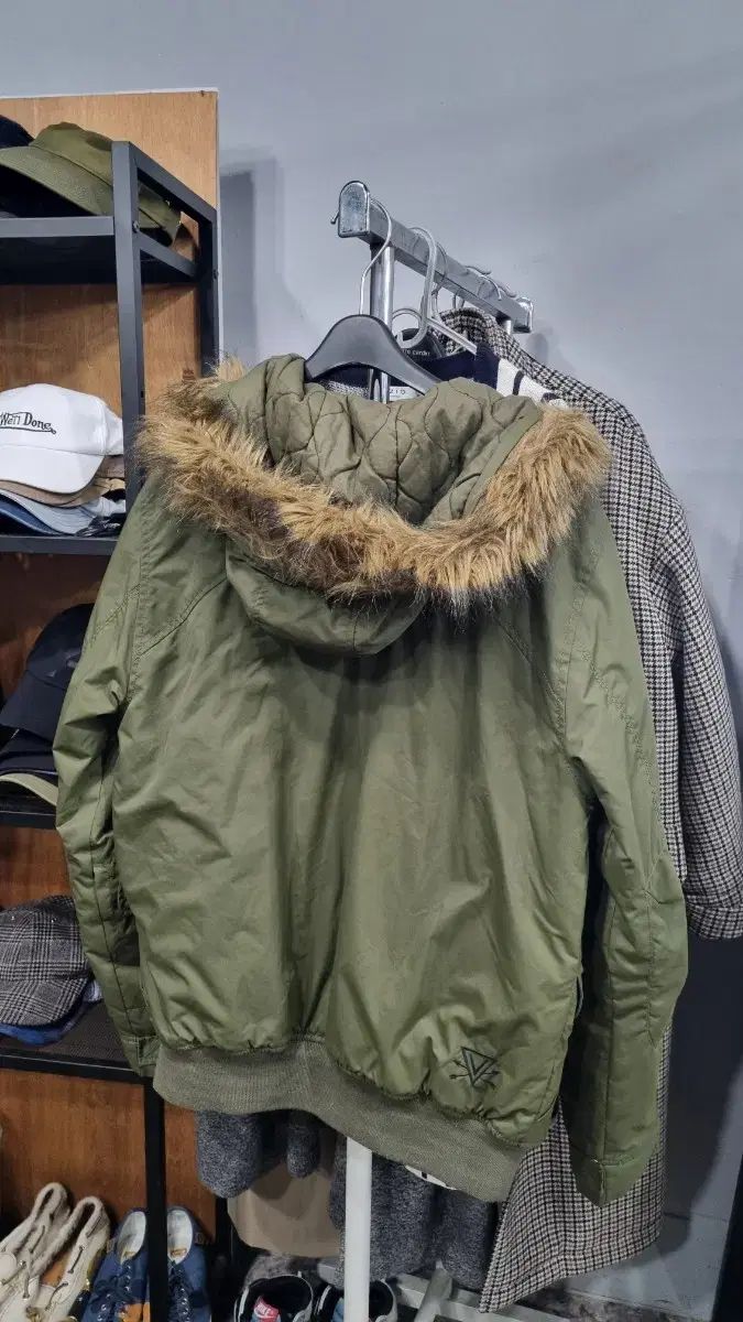 ボルコム アイテム