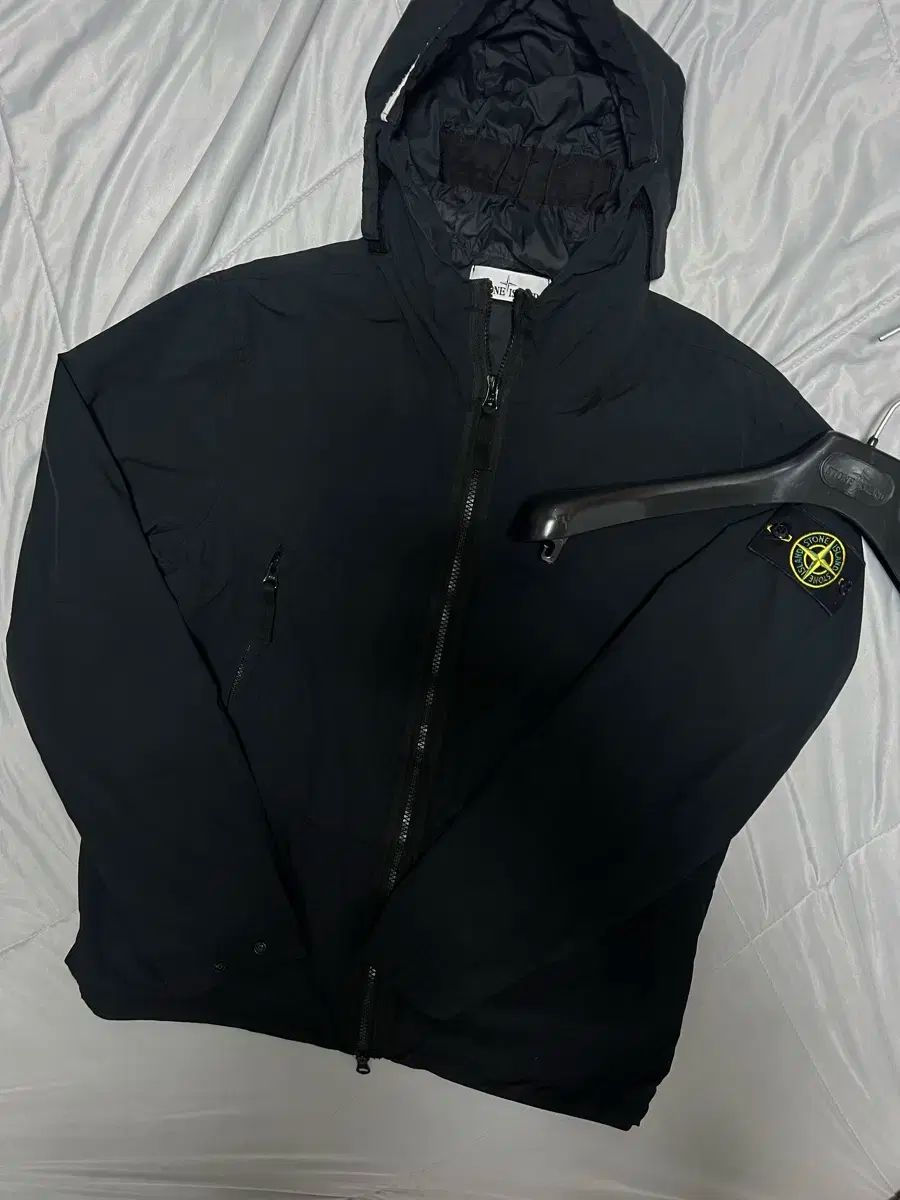 m 21ss STONE ISLAND ストーンアイランド スキンタッチ ウィンドブレーカー ソフトシェル ダークネイビー