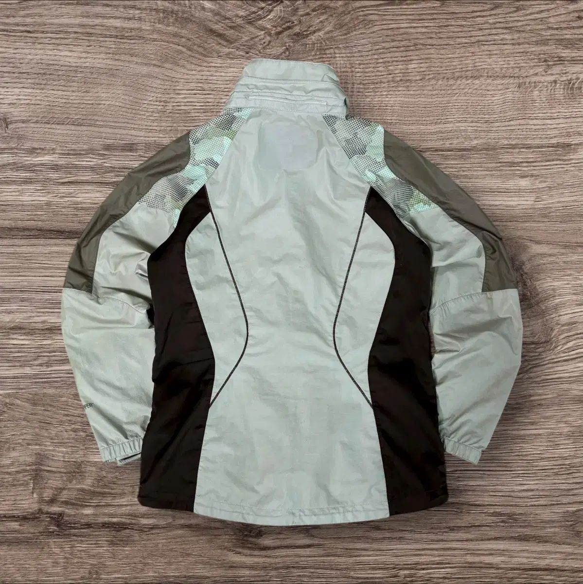 モンベル ウィンドストッパー