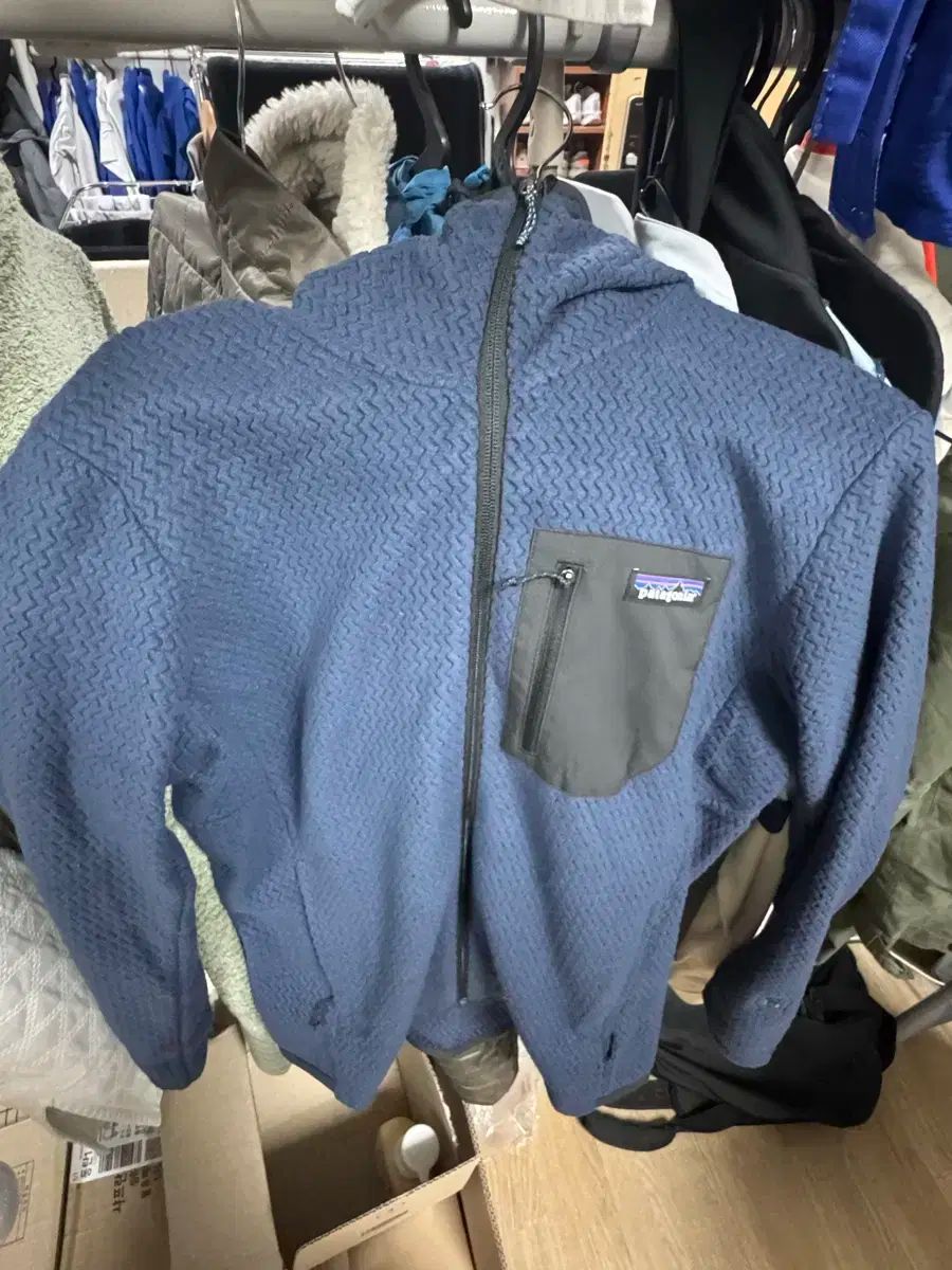 パタゴニア R1 エアジップフーディー 95