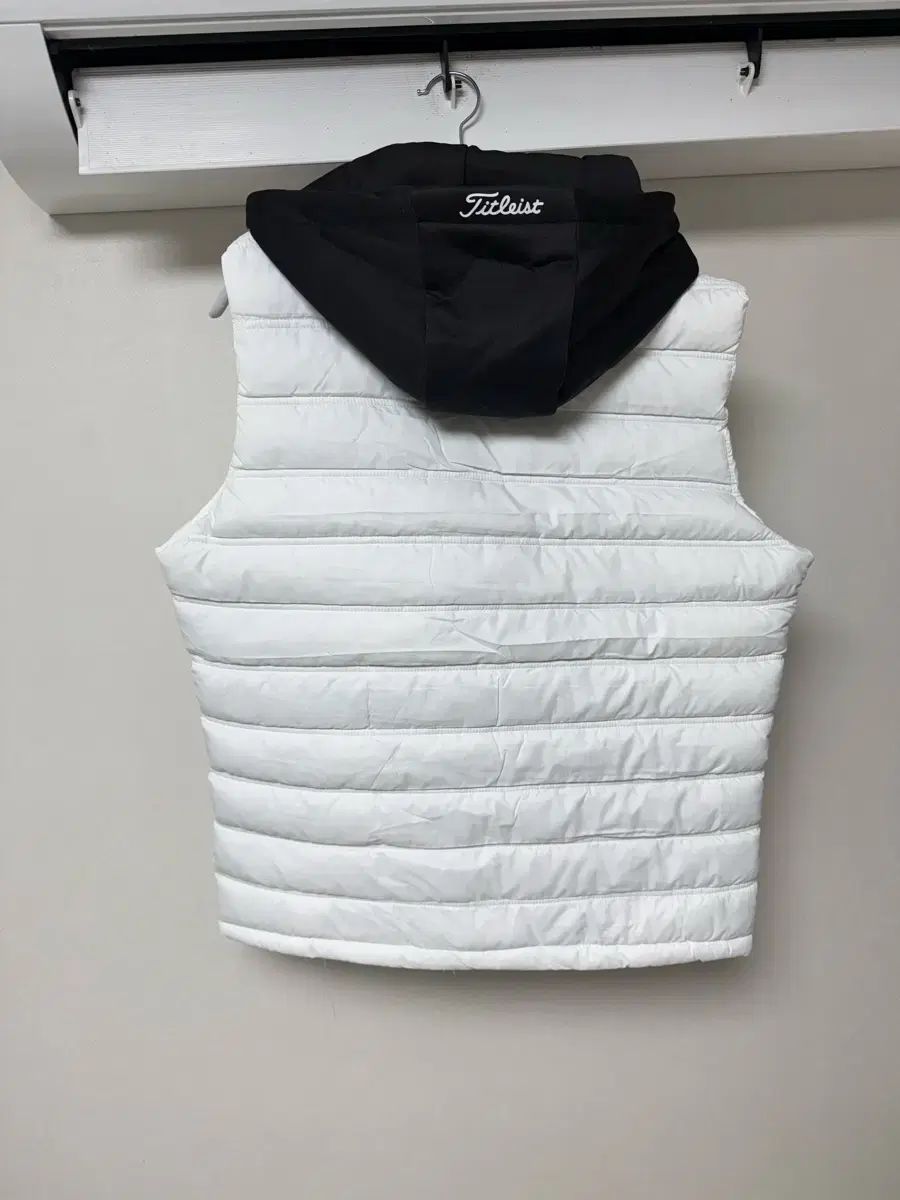 タイトリスト フード 発熱 ダウンベスト