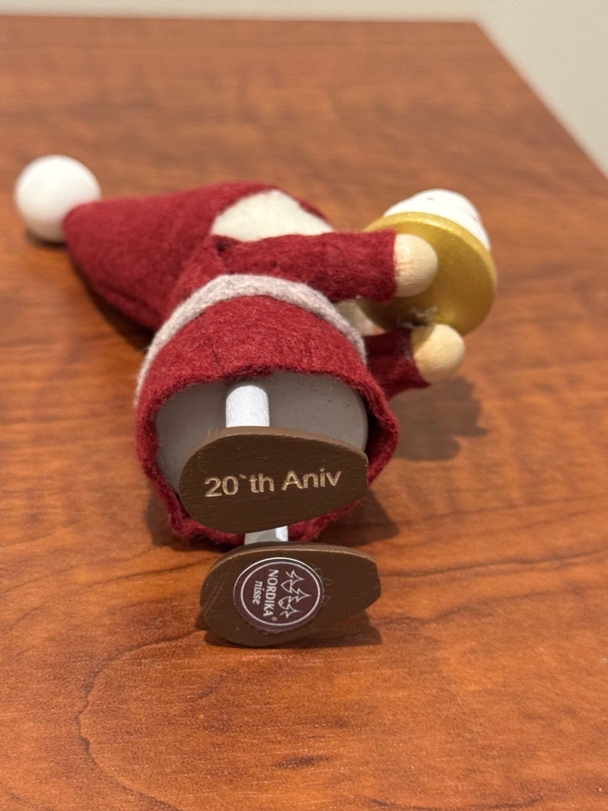 celebration ケーキを持ったサンタ