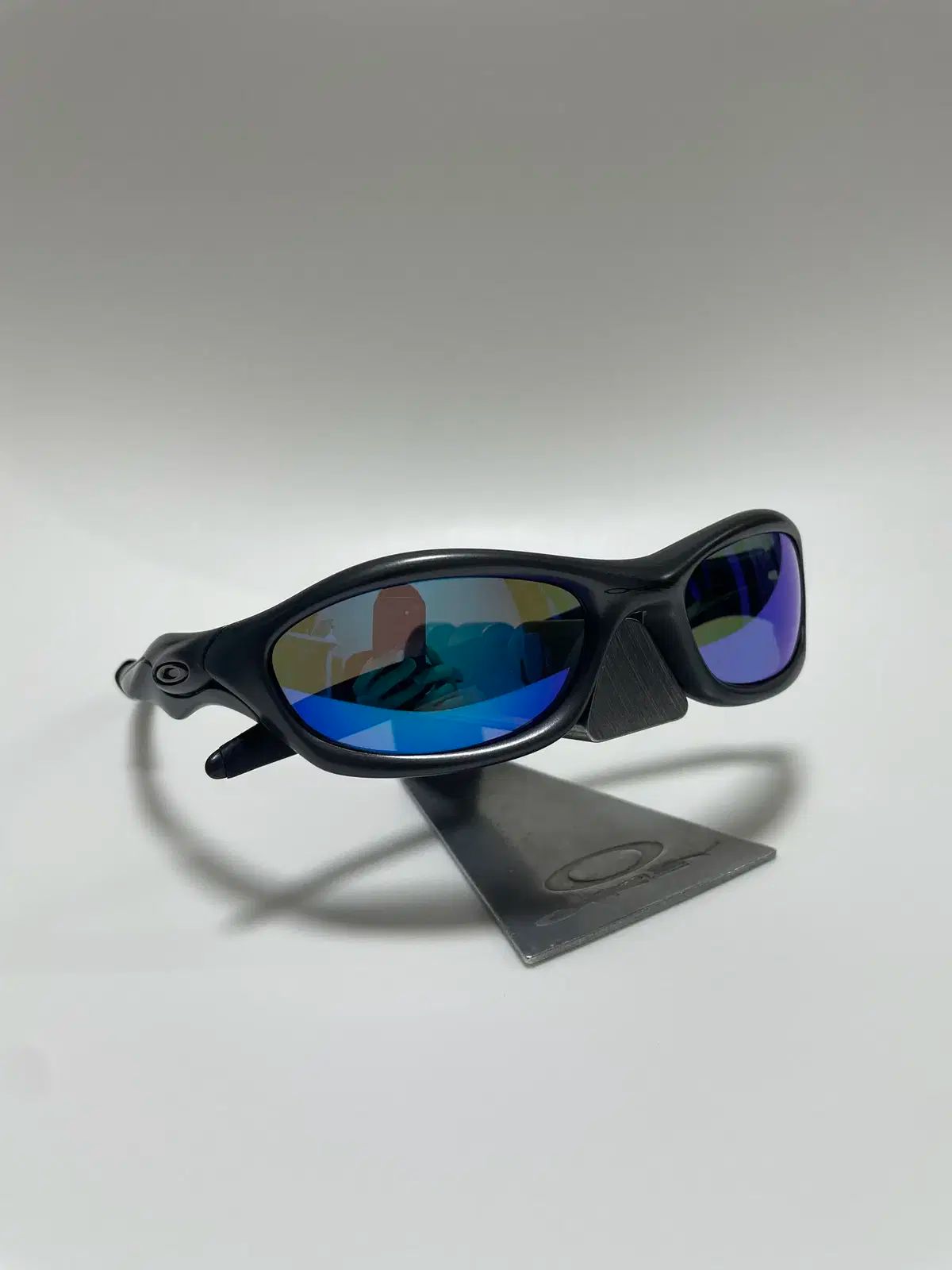 オークリー アンノウン DARK GREY アジアンフィット 大人気，新作