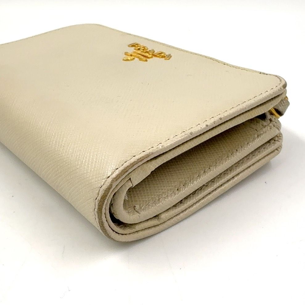 サフィアーノレザー