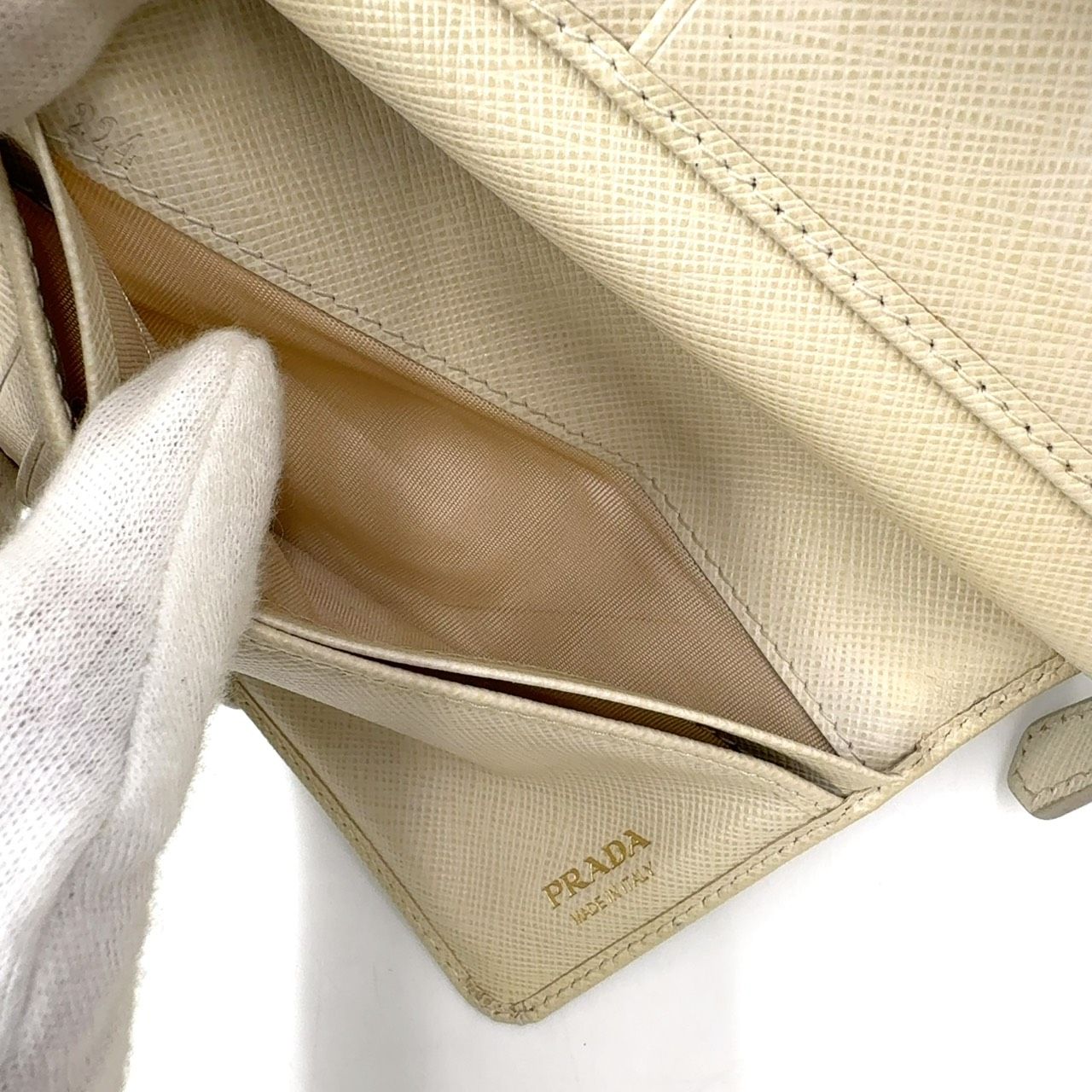 サフィアーノレザー