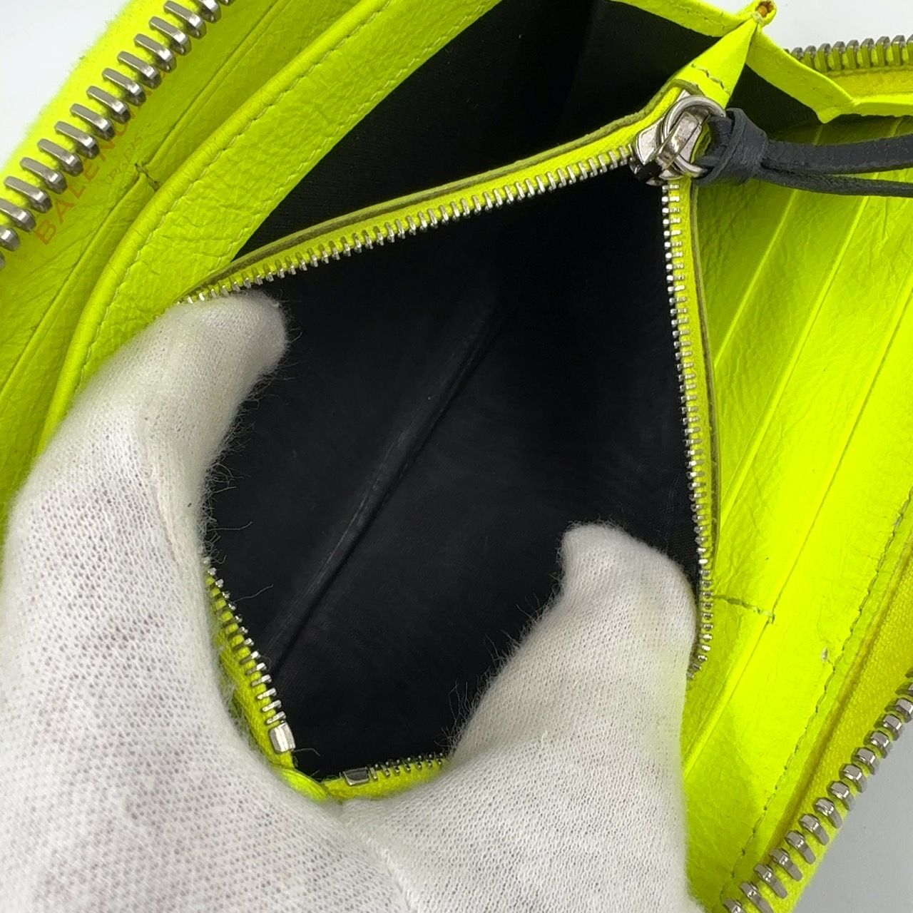 ラウンドファスナー