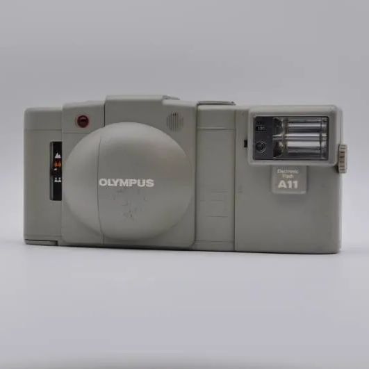 ホワイト コンパクトフィルムカメラ