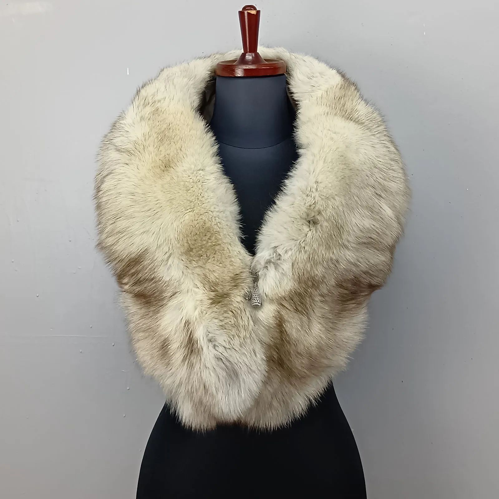 Saga Fox フォックスファー ショール Superb Quality Ranched Fox サガ