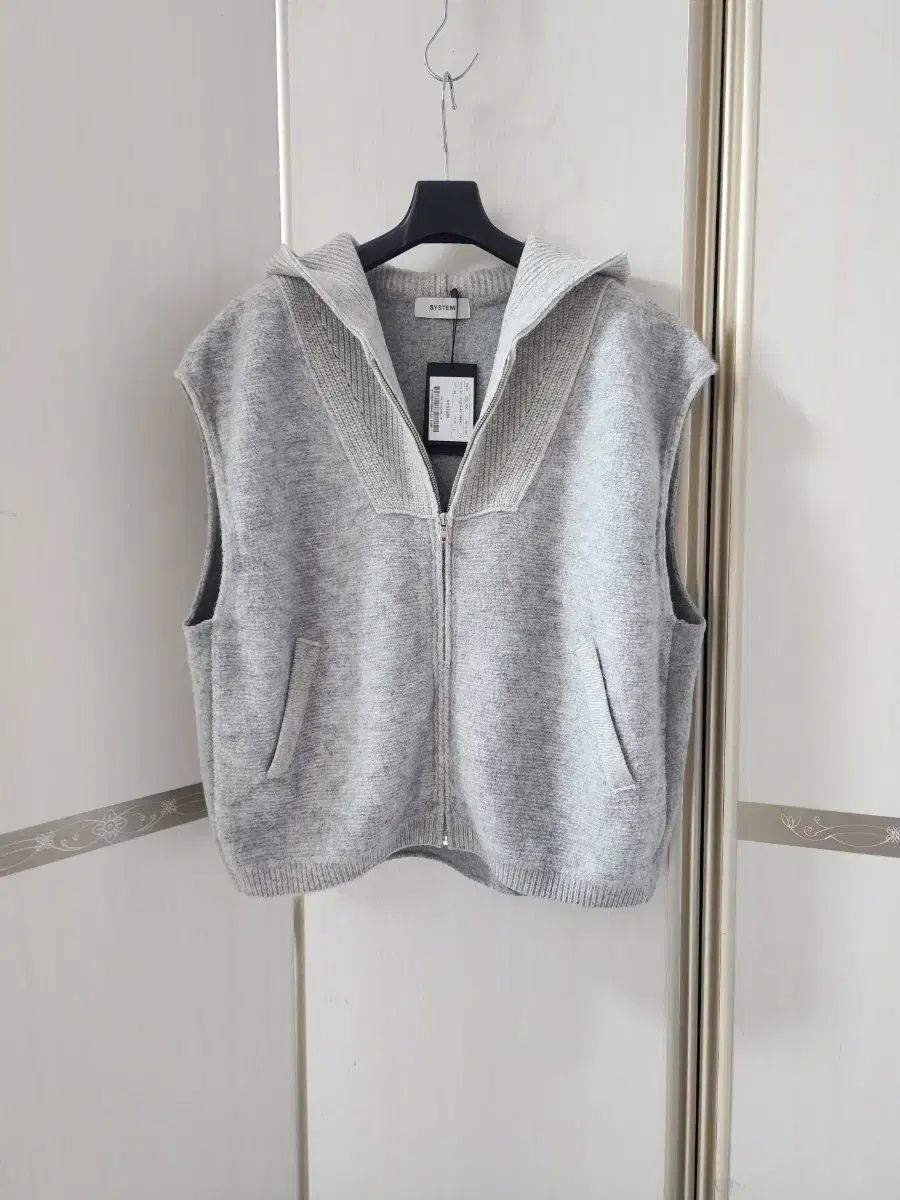 The HANDSOME SYSTEM アルパカ ブレンド フード ニット ベスト