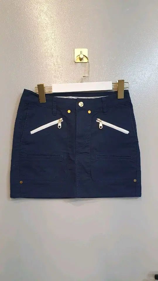 MARK - LONA マークアンドロナ ネイビー ゴルフ スカート M サイズです