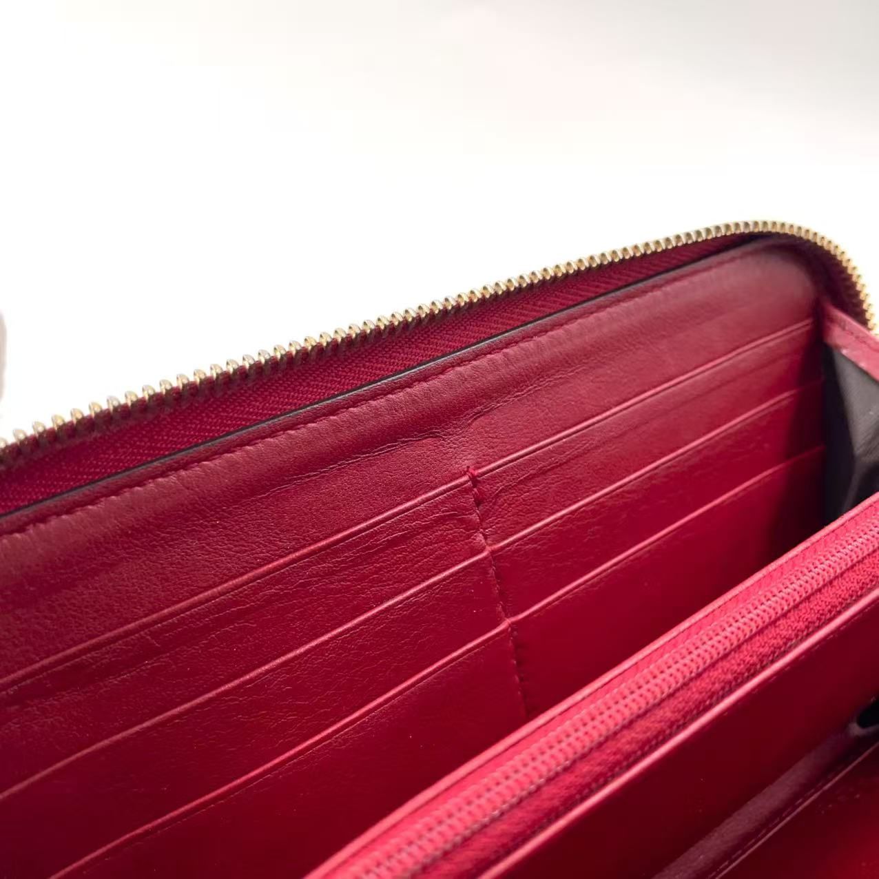 美品✨GUCCI 大容量　マイクロシマ　長財布　ラウンドファスナー　ダークレッド GUCCI マイクログッチシマ ラウンドファスナー長財布 レザー レッド