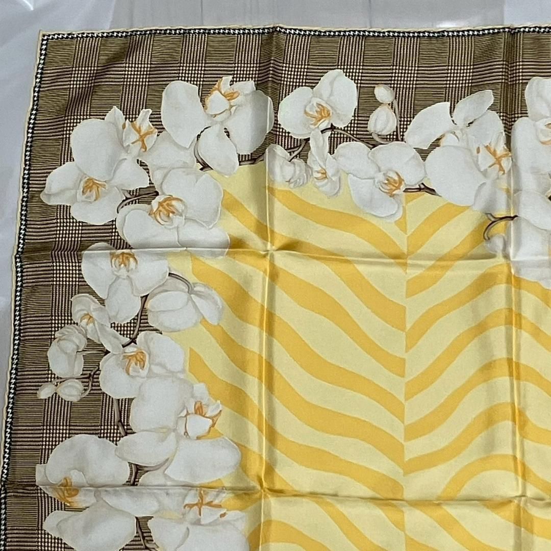 ディオール ヒョウ柄 スカーフ 金色刺繍 クリスチャンディオール ロゴ ディオール ヒョウ柄 スカーフ 金色刺繍 クリスチャンディオール ロゴ