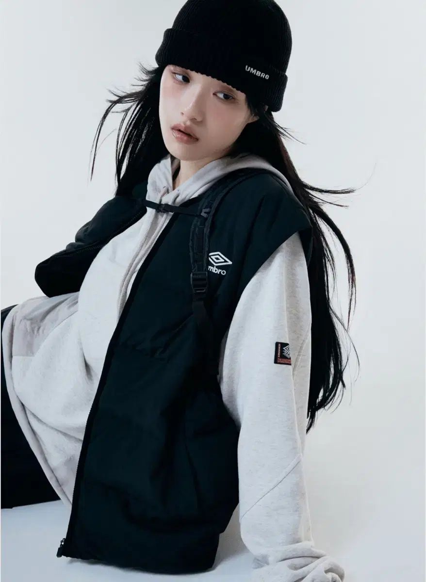 アンブロ 軽量 ダック ダウン ベスト ブラック 85 サイズ