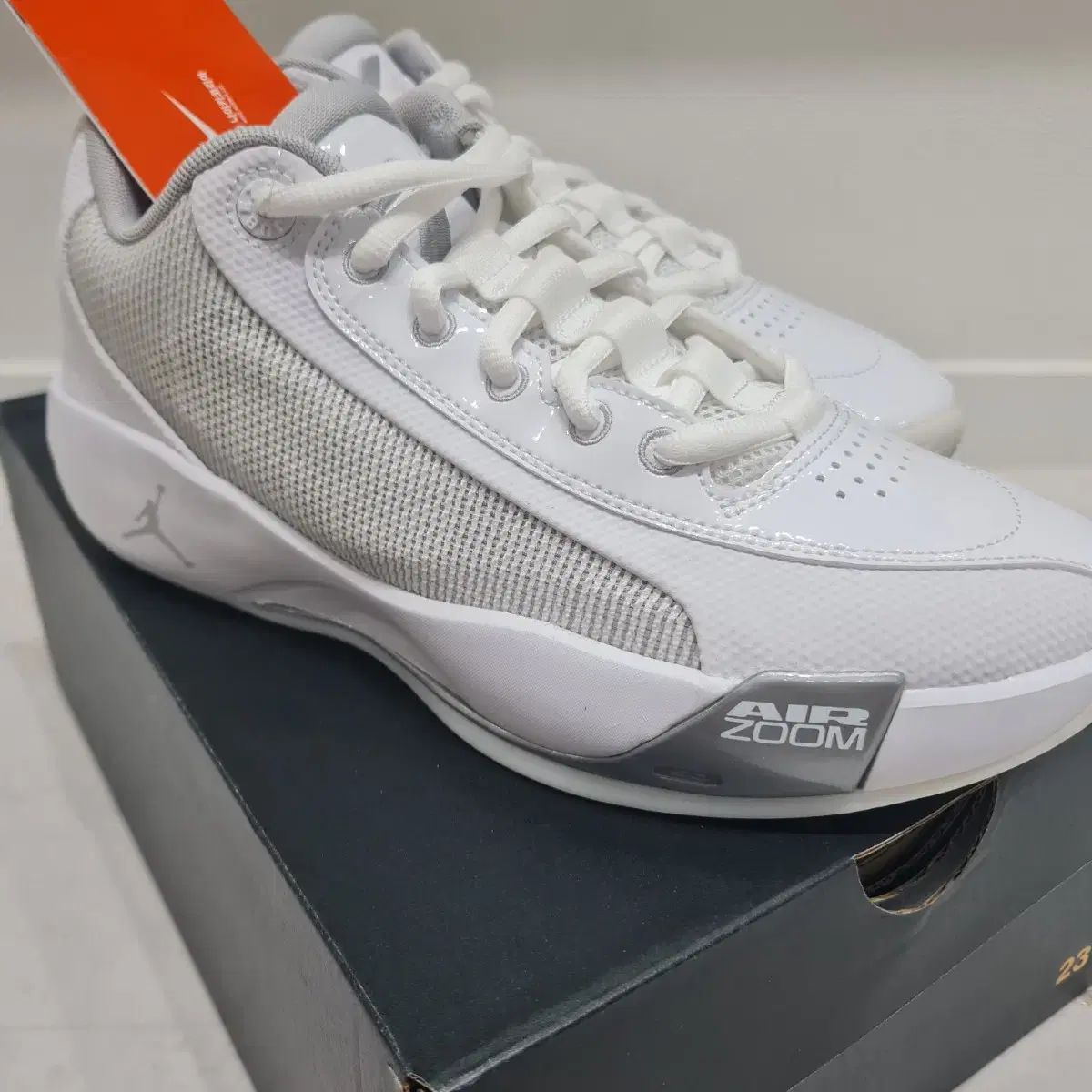  ジョーダン ルカ77 PF バスケシューズ 260 シューズ(男性用) バスケットボール