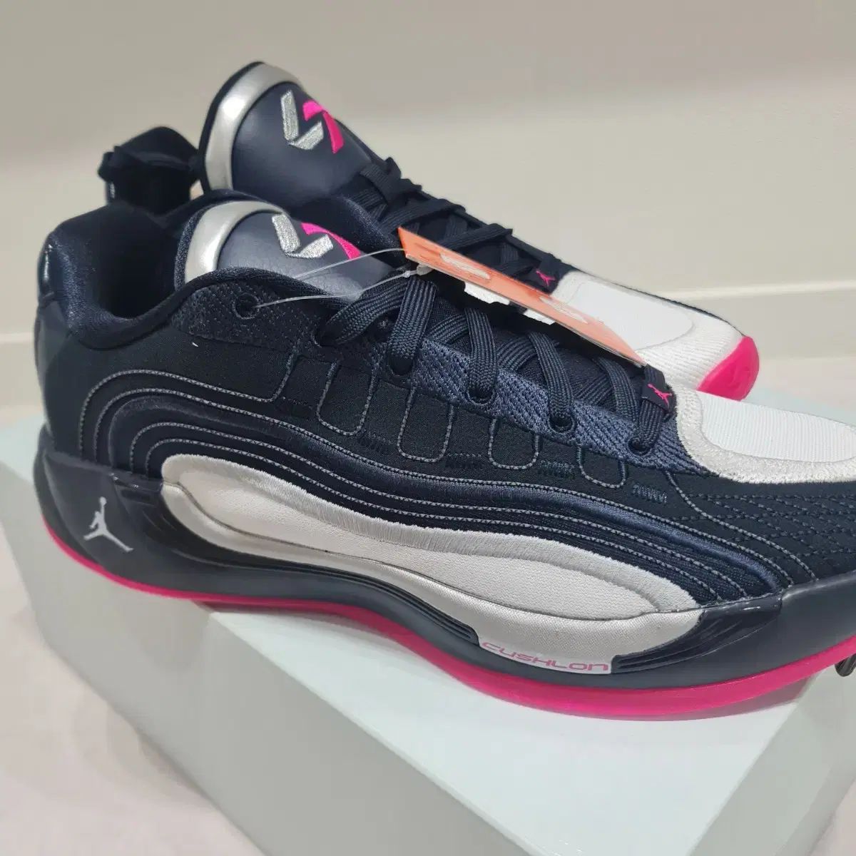 ジョーダン ルカ77