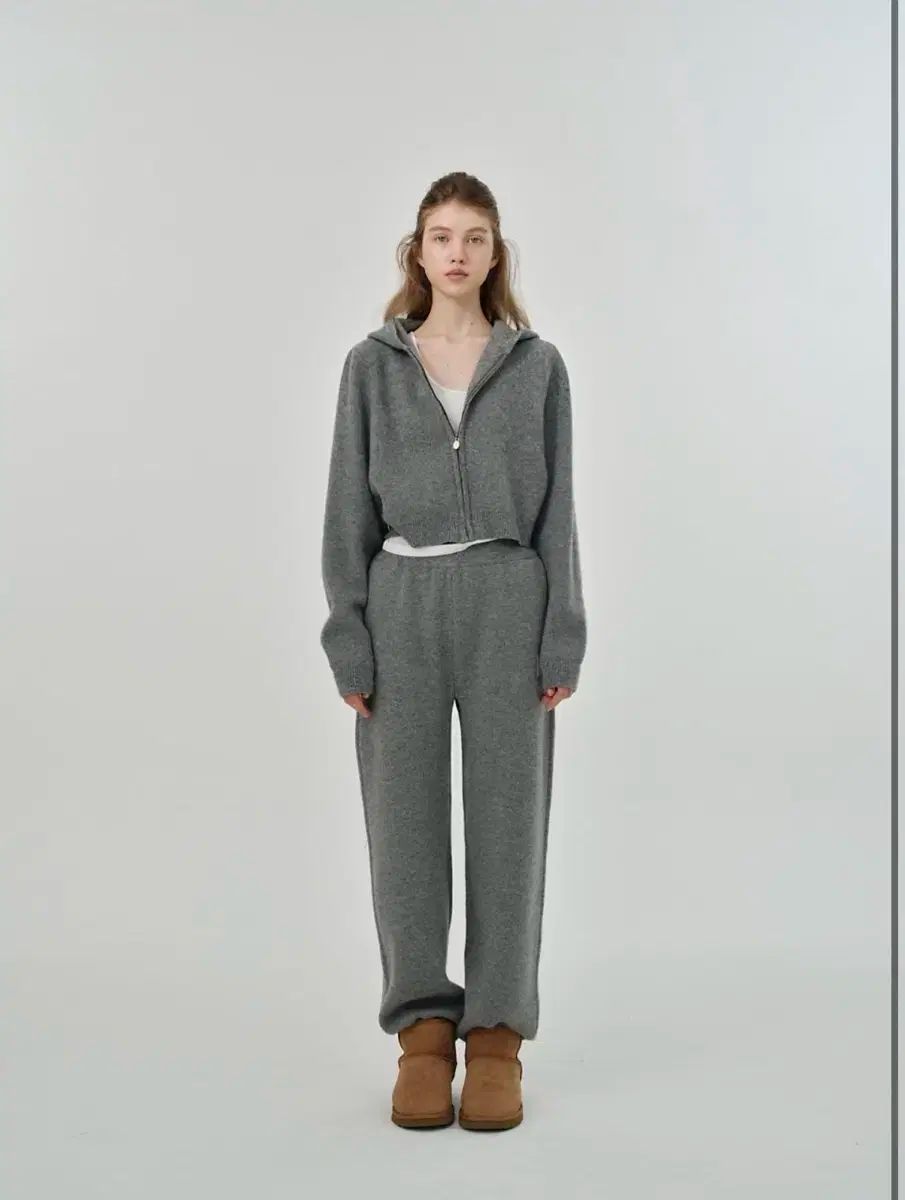 ザ バーネット ポッシュ ニット フードジップアップ-パンツ セット グレー