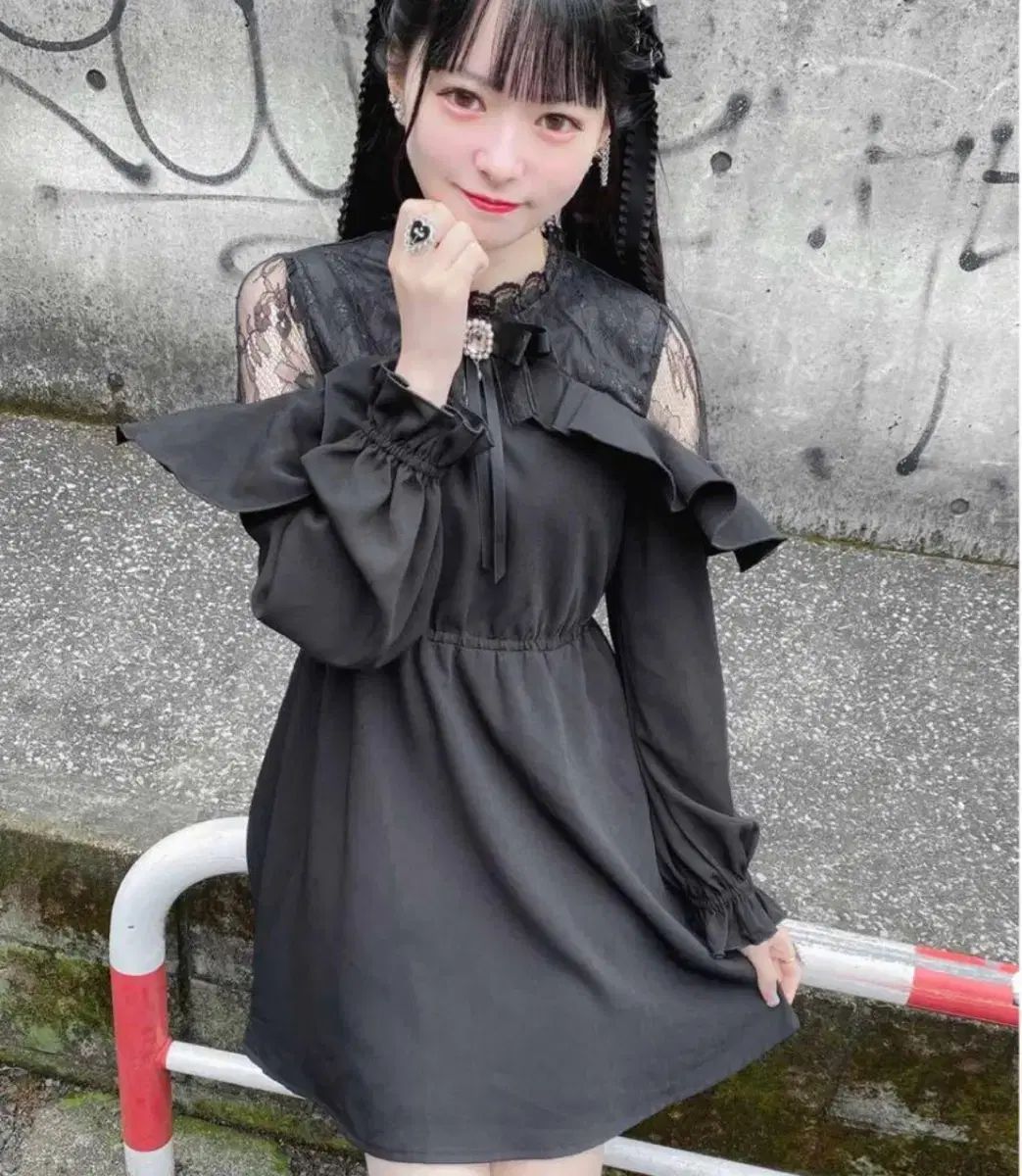 ROJITA ブラック オープンショルダー レース ONE PIECE ユア YOOA 量産型 地雷系 量産型 地雷系