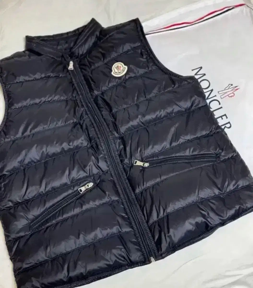 モンクレール キッズ GU ダウン ベスト 14 A