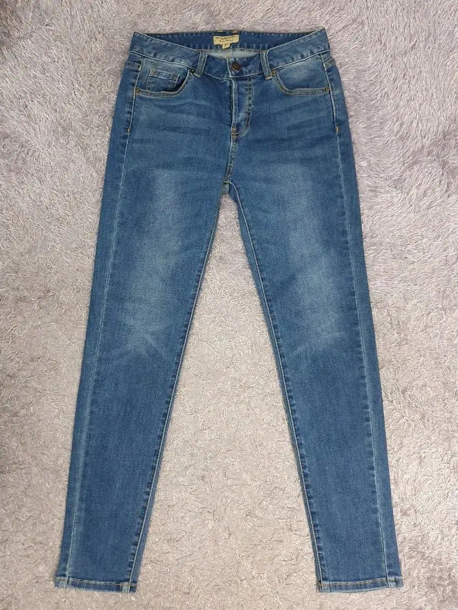 バーバリー デニムパンツ リラックス スキニー デニム 27