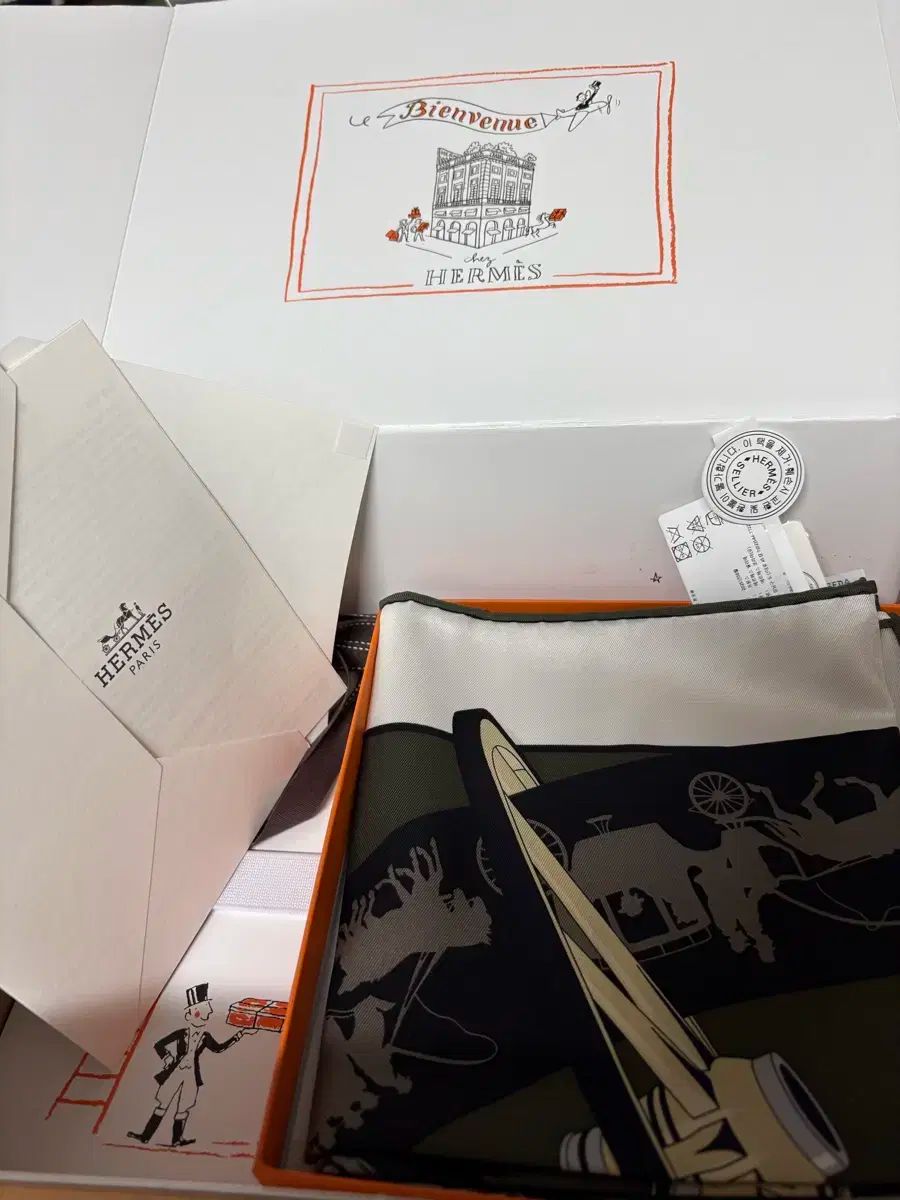 Hermes シルク スカーフ ボックス