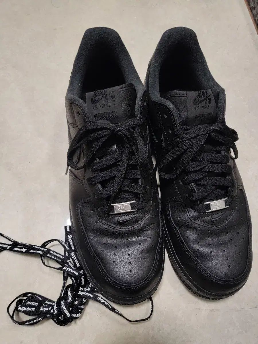 ナイキ エアフォース1 シュプリーム ブラック