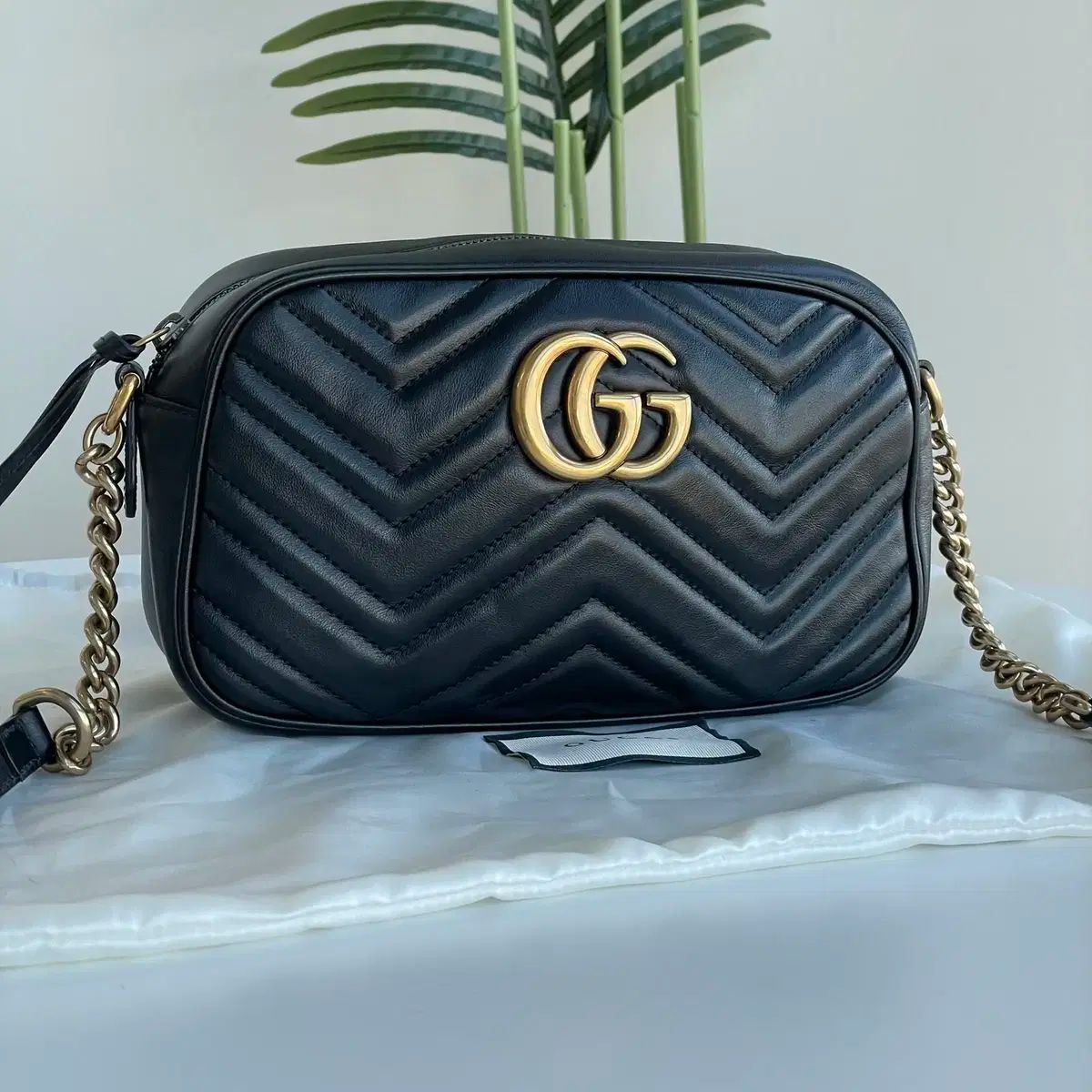 グッチ マーモント マトラッセ クロスバック スモール