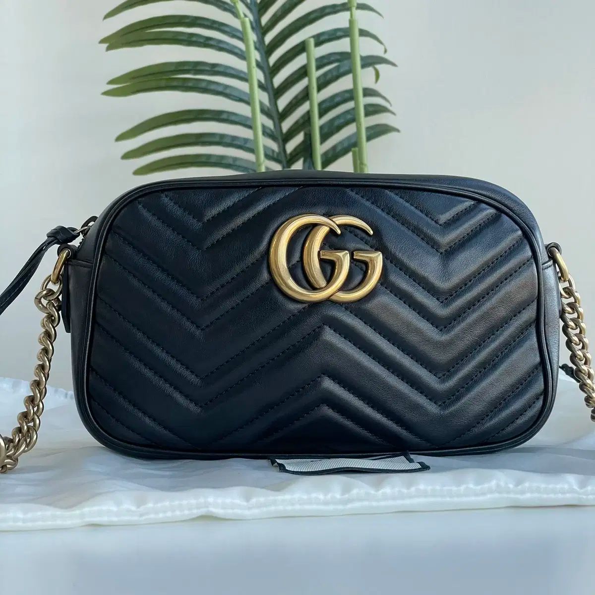 グッチ マーモント マトラッセ クロスバック スモール