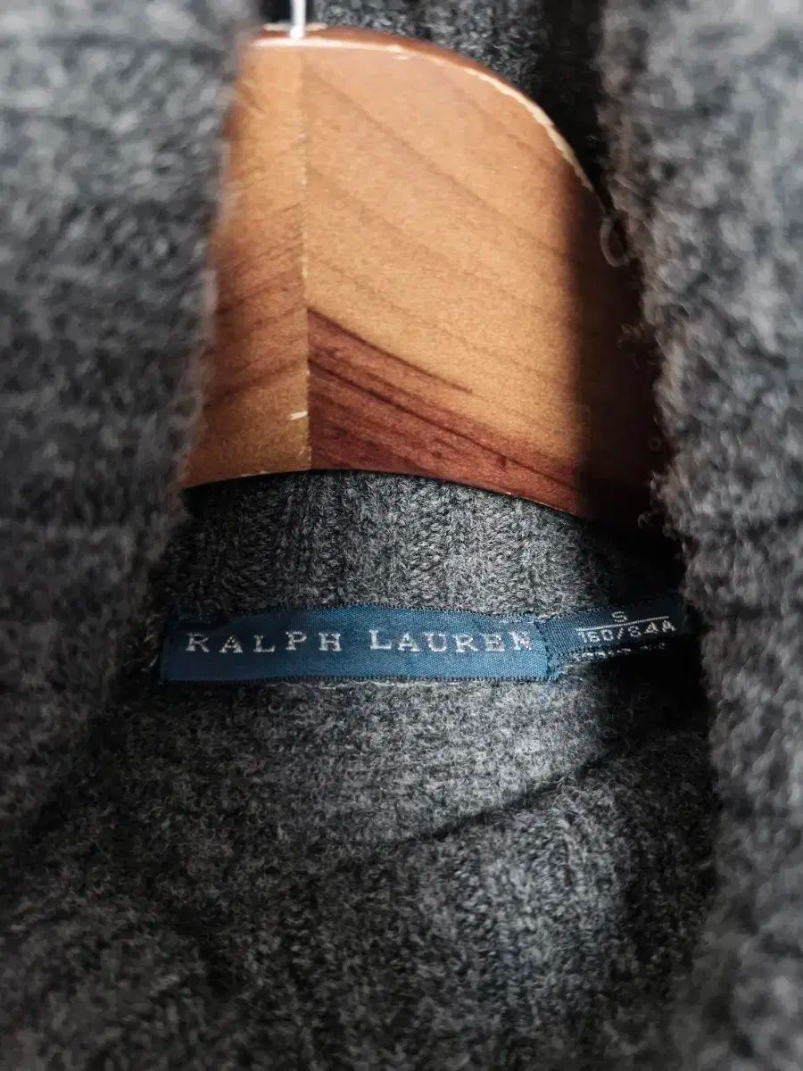 ネックニットワンピース