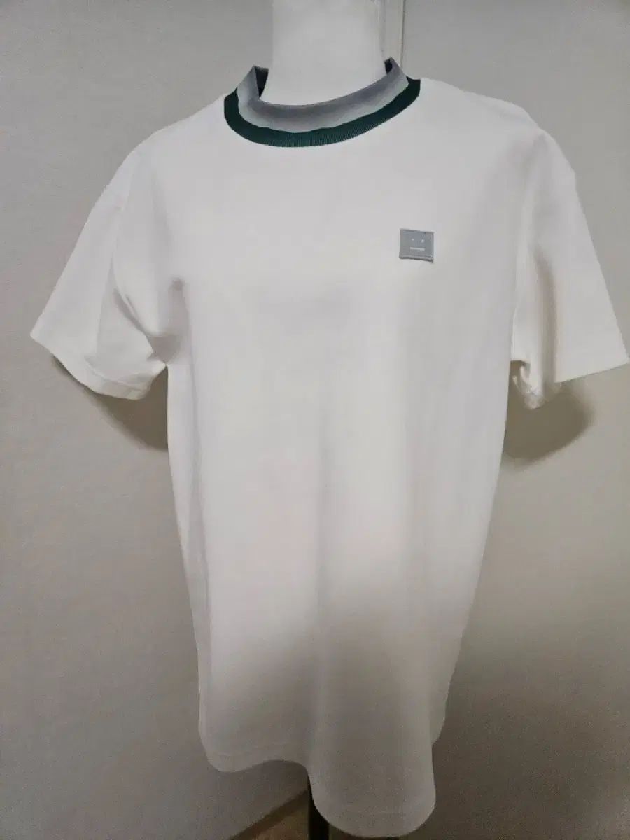 Acne Studios アクネストゥディオズ 半袖Tシャツ