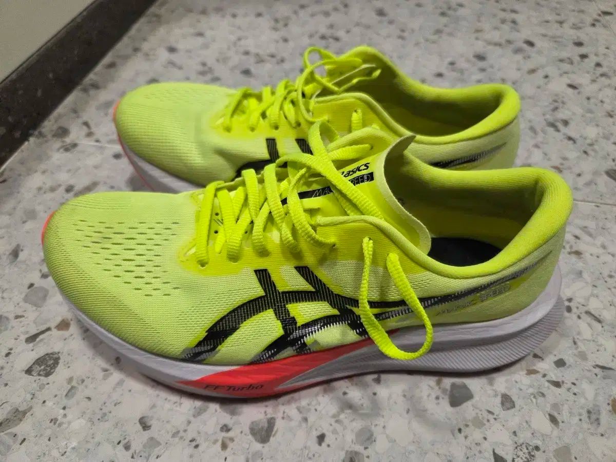 アシックス MAGIC SPEED 4 270