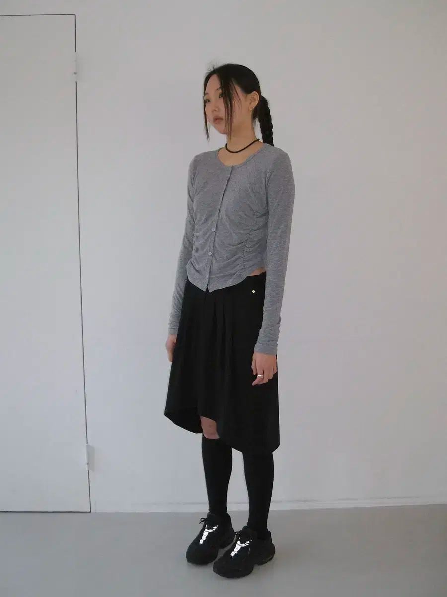 ENFOLDグレー サルエルパンツ 最新 ボタン付き裾