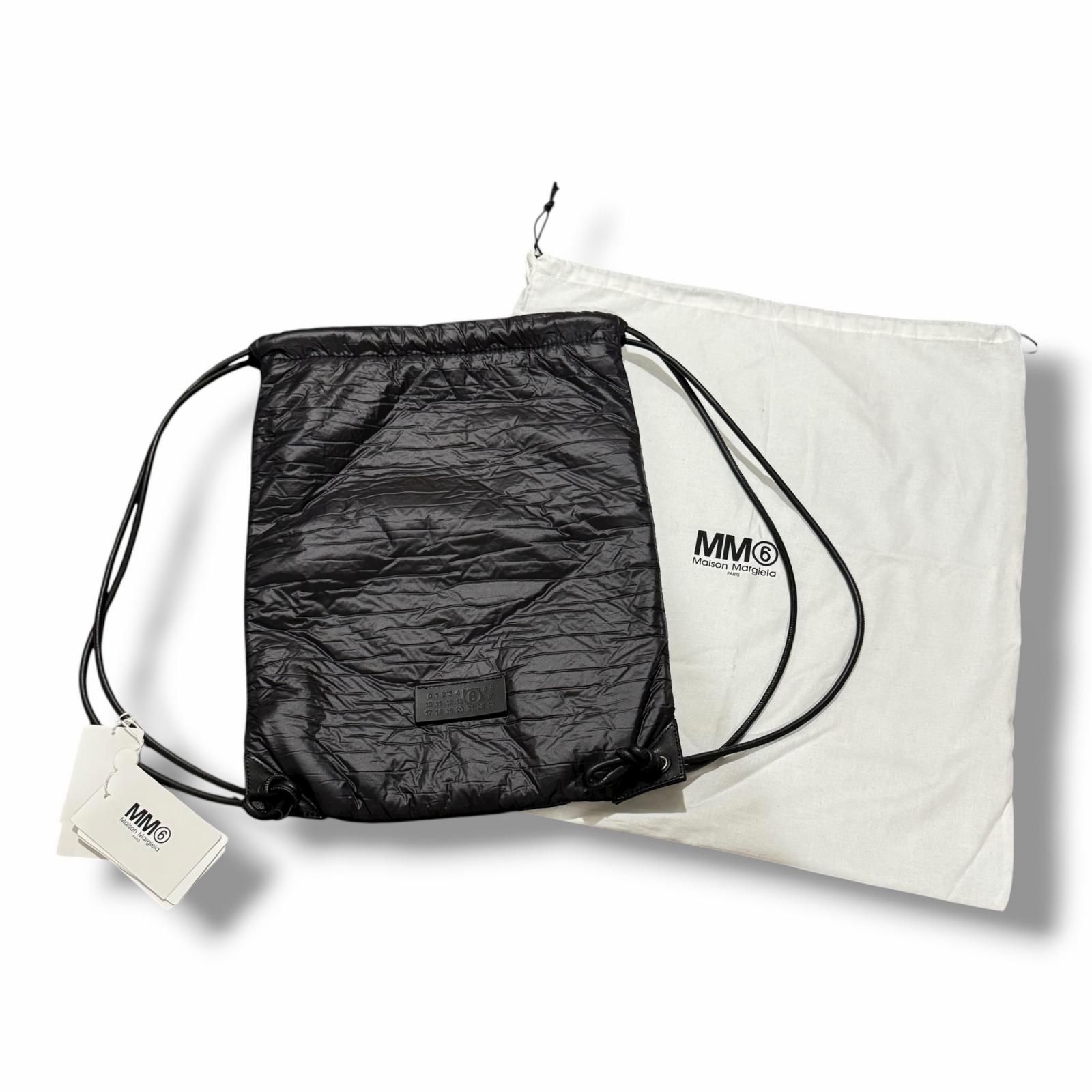 参考上代74800円 MM6 Drawstring Bag ドローストロングバッグ ナップサック リュック エムエムシックス SB6WA0004 ブラック F 1387M