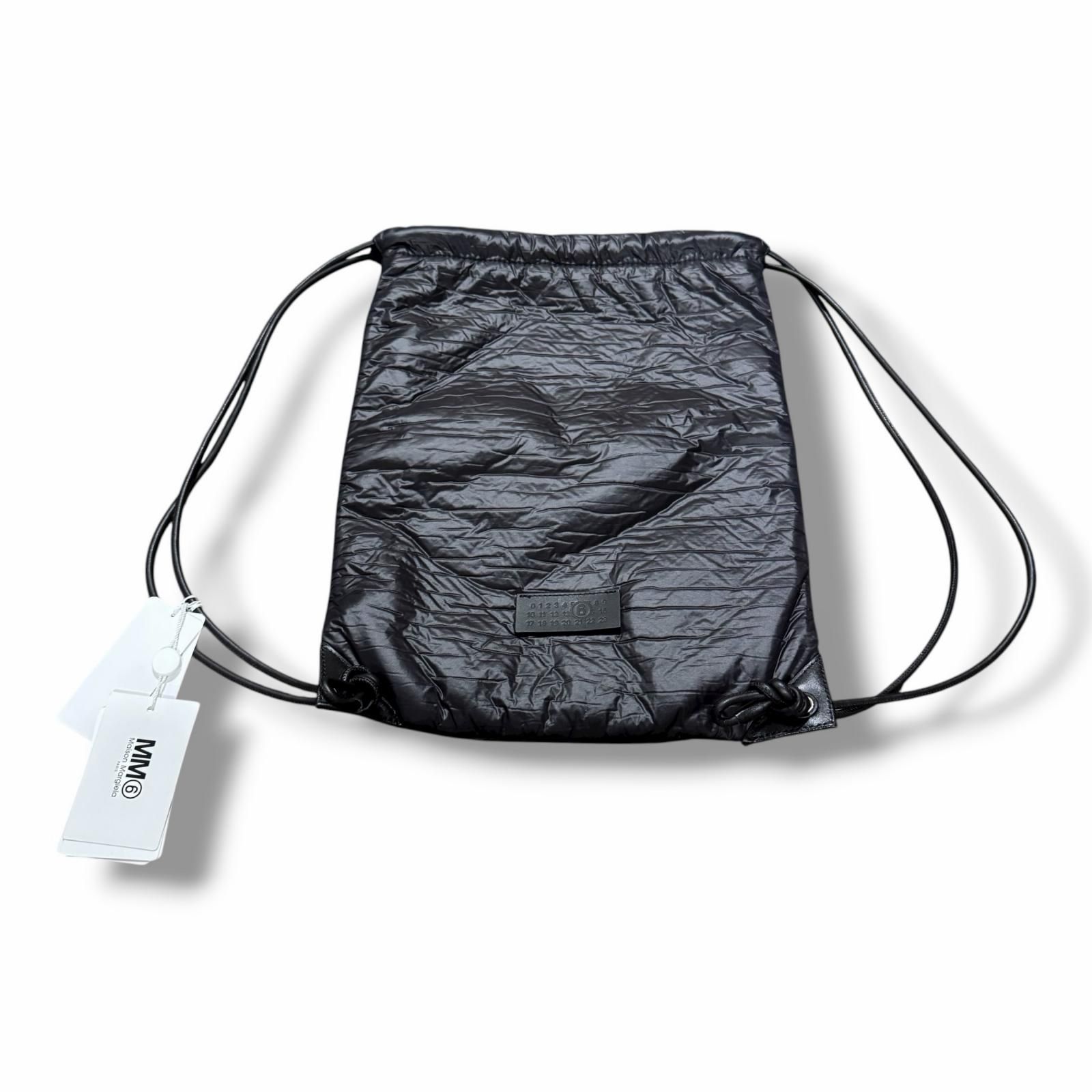 参考上代74800円 MM6 Drawstring Bag ドローストロングバッグ ナップサック リュック エムエムシックス SB6WA0004 ブラック F 1387M