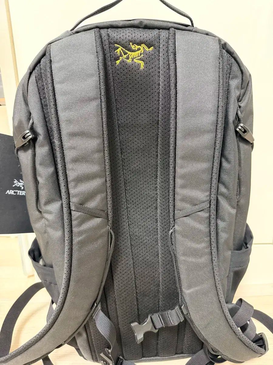 アークテリクス マンティス 16 ブラック バッグ