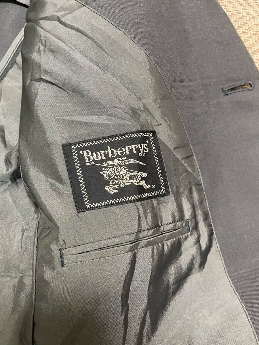 バーバリー グレー