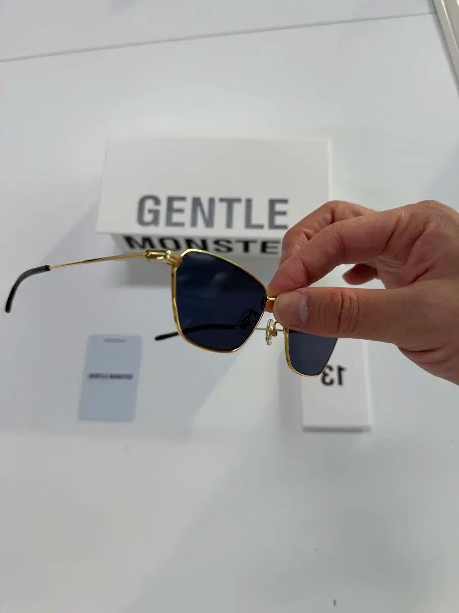 GENTLE MONSTER(ジェントルモンスター) サングラス クロムソーダ