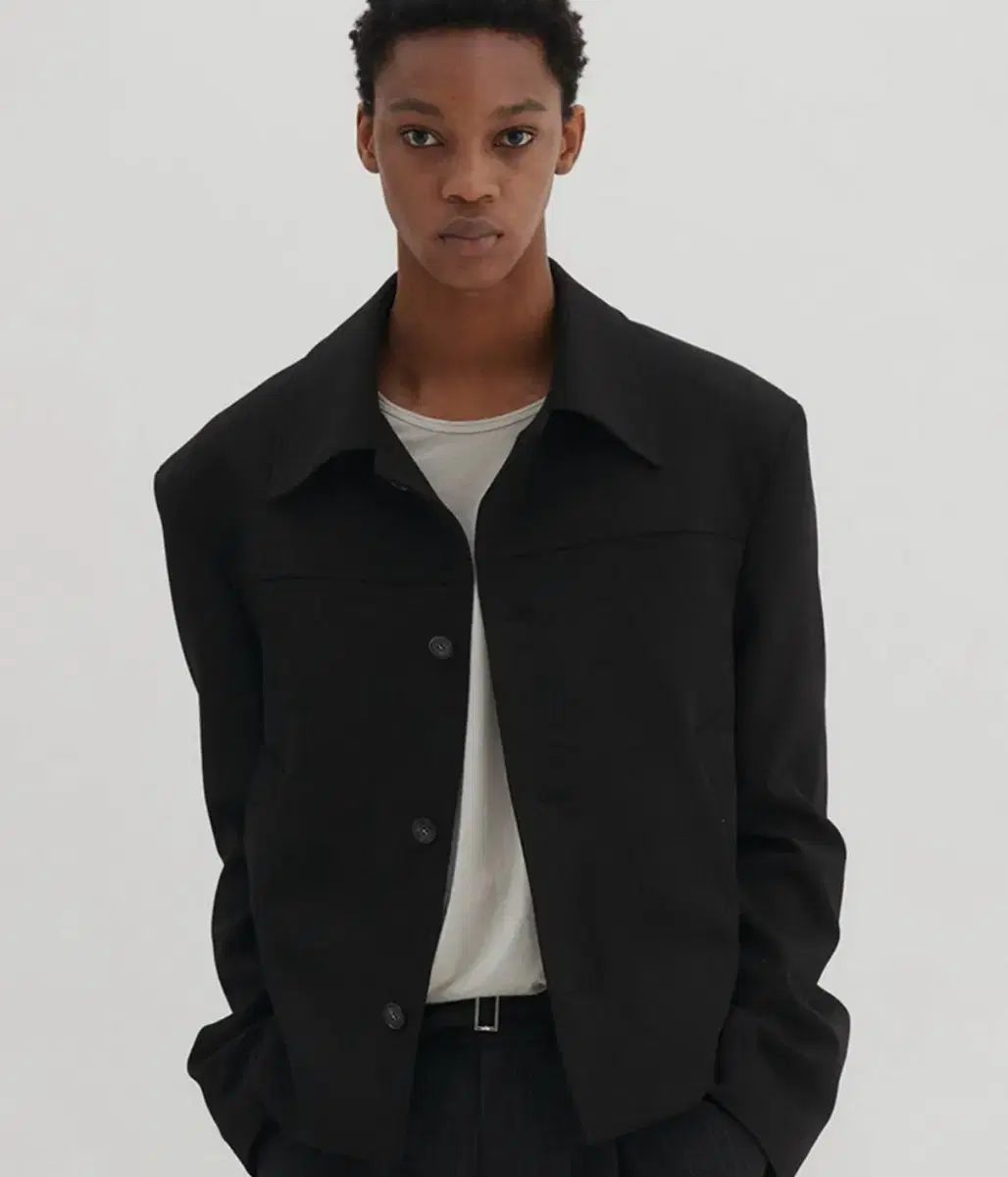 Lディ앤エスアルDNSRク クロップドジャケット ブラック