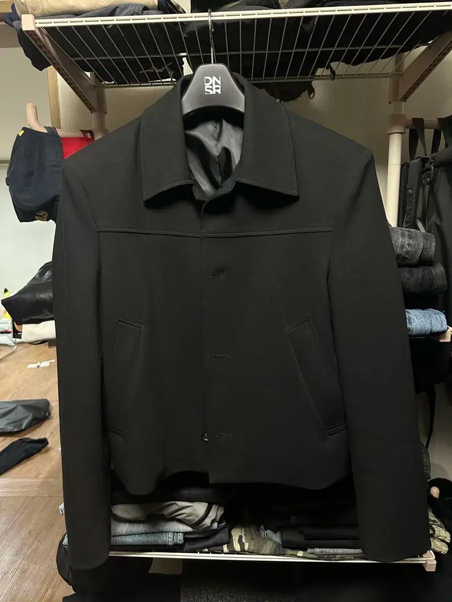 Lディ앤エスアルDNSRク クロップドジャケット ブラック