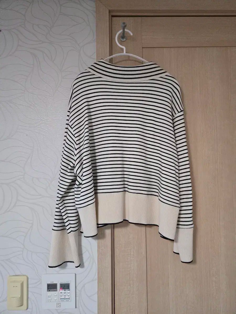 The HANDSOME SJSJ ストライプ ニット