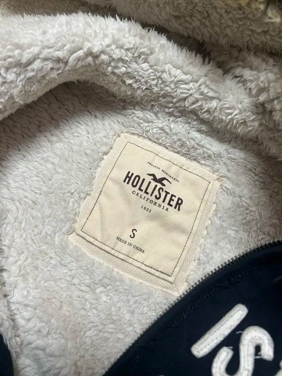 ホリスター ウルフ WHO フードジップアップ GINKGOPHARMACY_COM