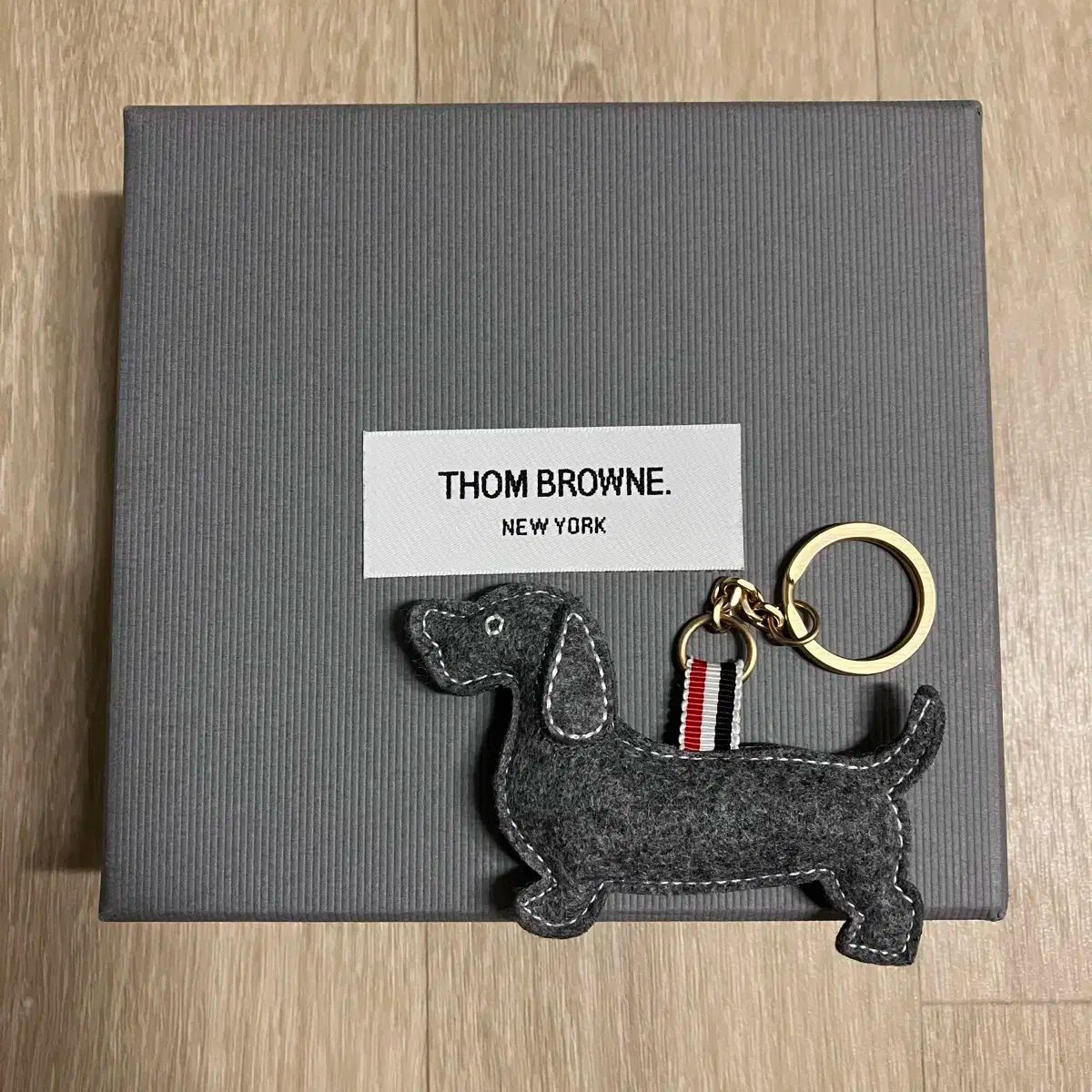 トム ブラウン ソンス洞 ポップアップ ヘクター キーホルダー