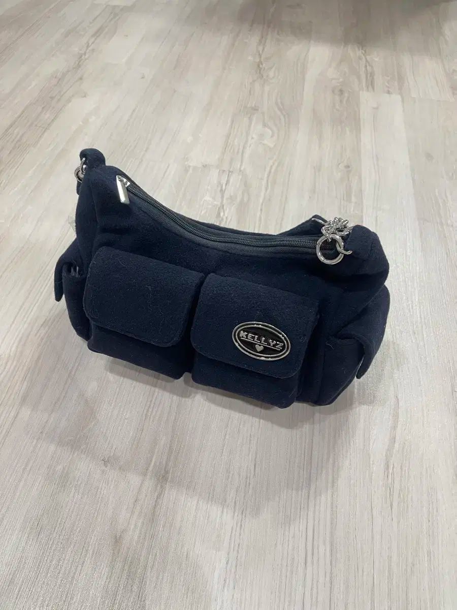 ケリーズ カシミア クロップルバッグ