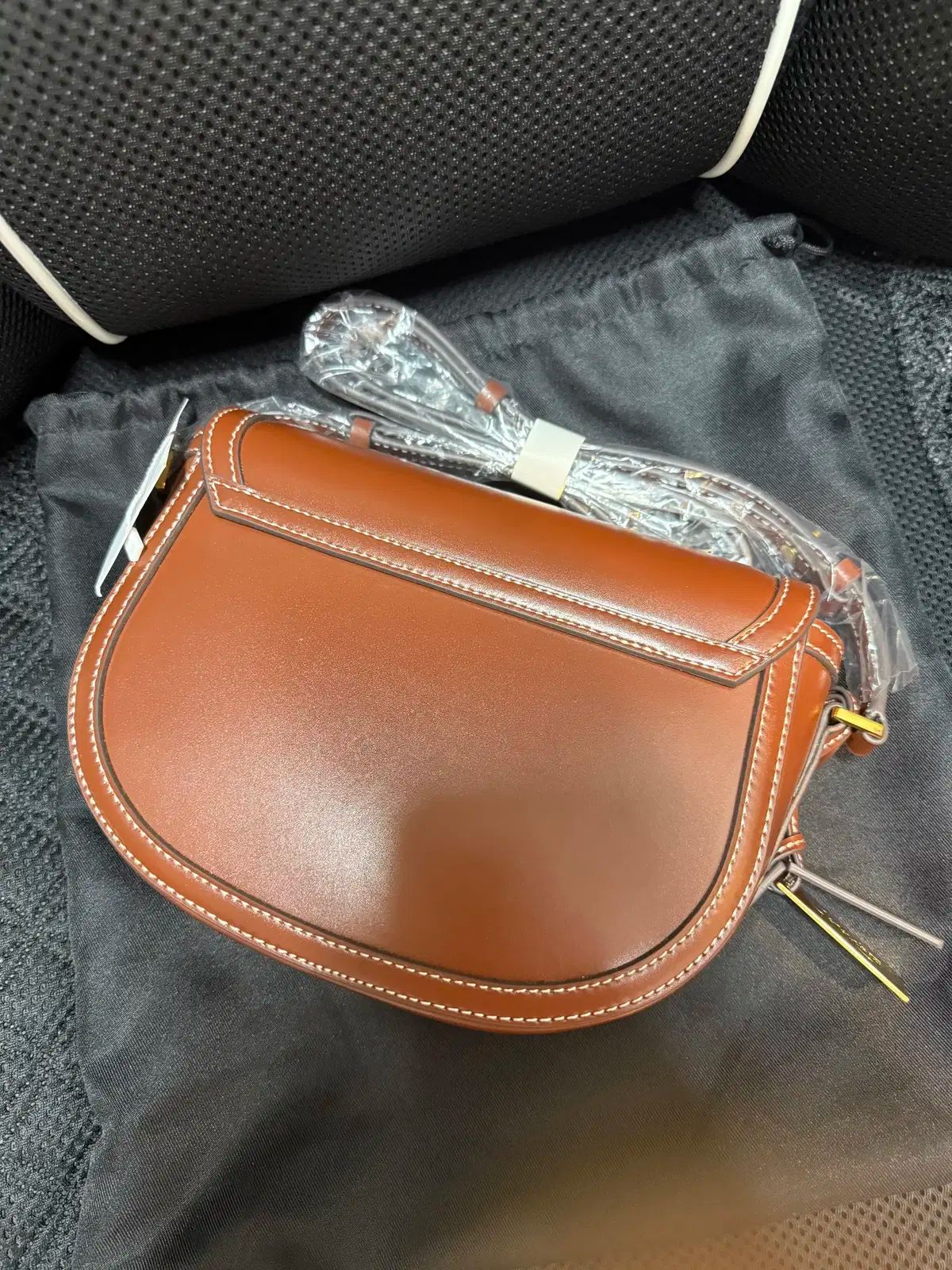 クロスボディーバッグ ブラウン