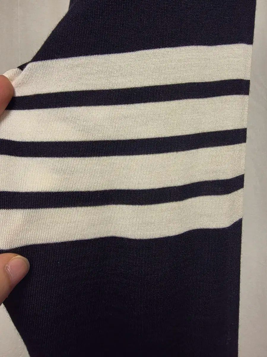 25 トム ブラウン メリノウール 四本サイドライン カーディガン ネイビー