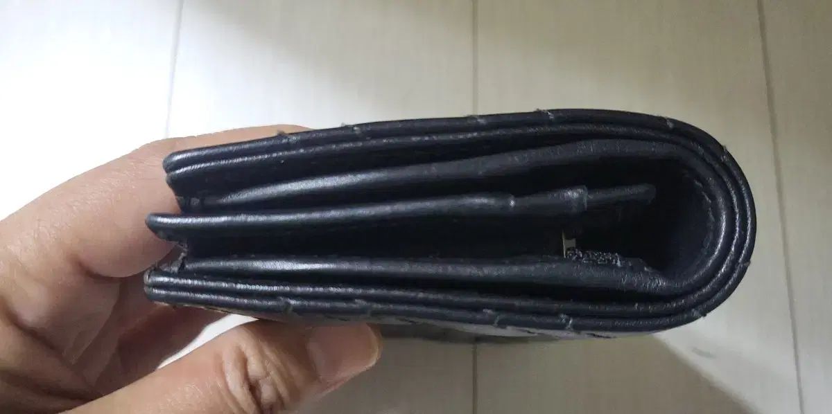 マトラッセ 二つ折り財布